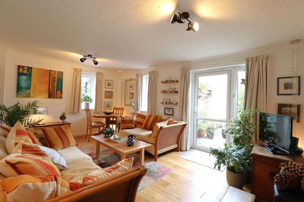 Property photo 2 of 13