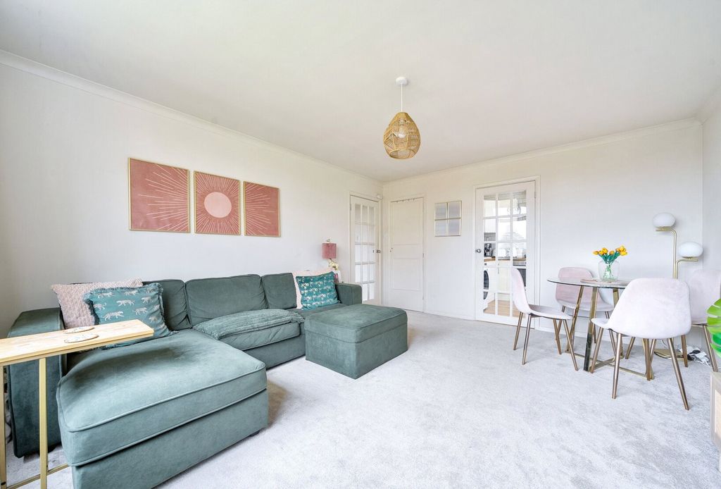 Property photo 1 of 11 Picture No. 24