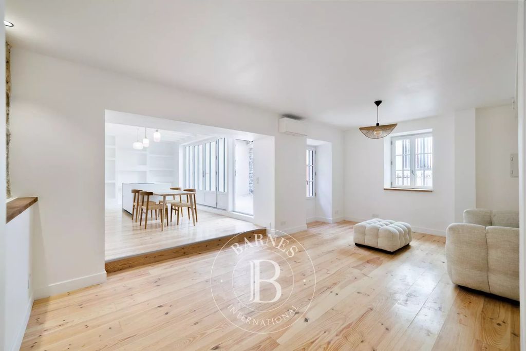 Property photo 1 of 10 Saint Jean De Luz, City Center, 90 Mâ² Duplex Apartment, Living Room