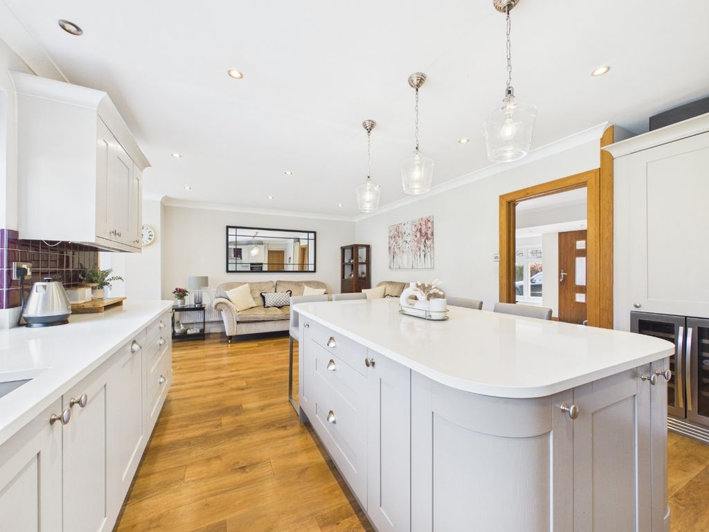 Property photo 3 of 28 4816316