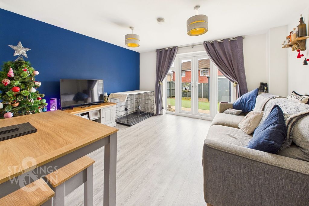 Property photo 2 of 18