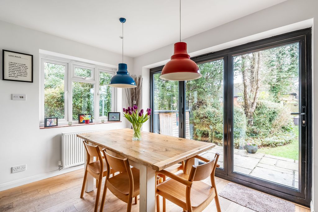 Property photo 3 of 24 27-Ridlands-Rise-21