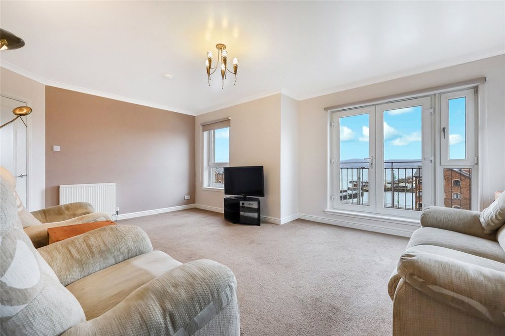 Property photo 3 of 21 Picture No. 09