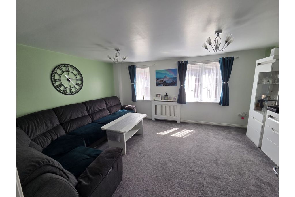 Property photo 3 of 14