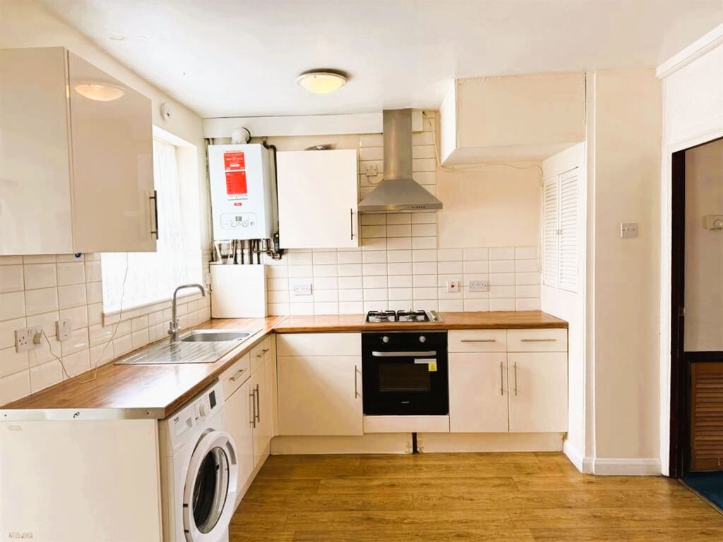 Property photo 3 of 12