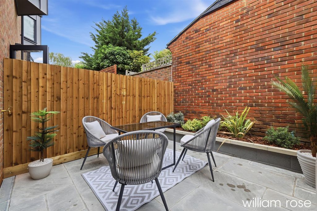 Property photo 3 of 16 33_Img_9355.Jpg