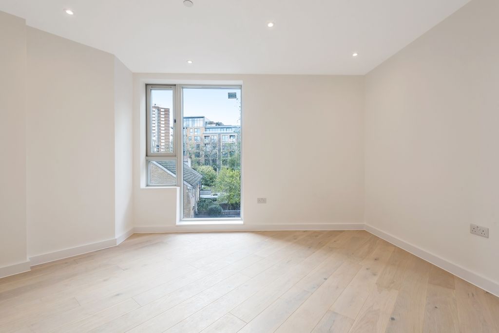 Property photo 3 of 6 393115 (4)