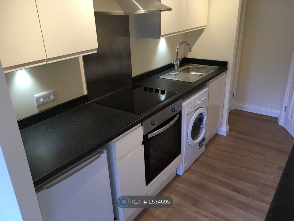 Property photo 2 of 6 Kitchen