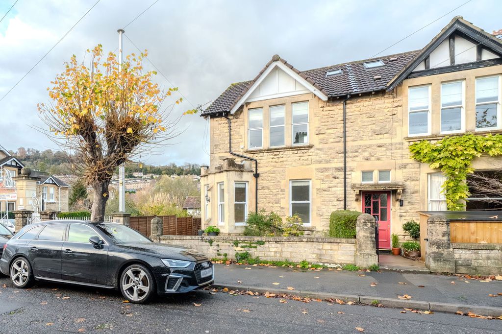 Property photo 1 of 23