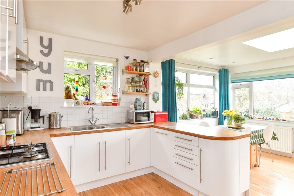 Property photo 2 of 15 Kitchen