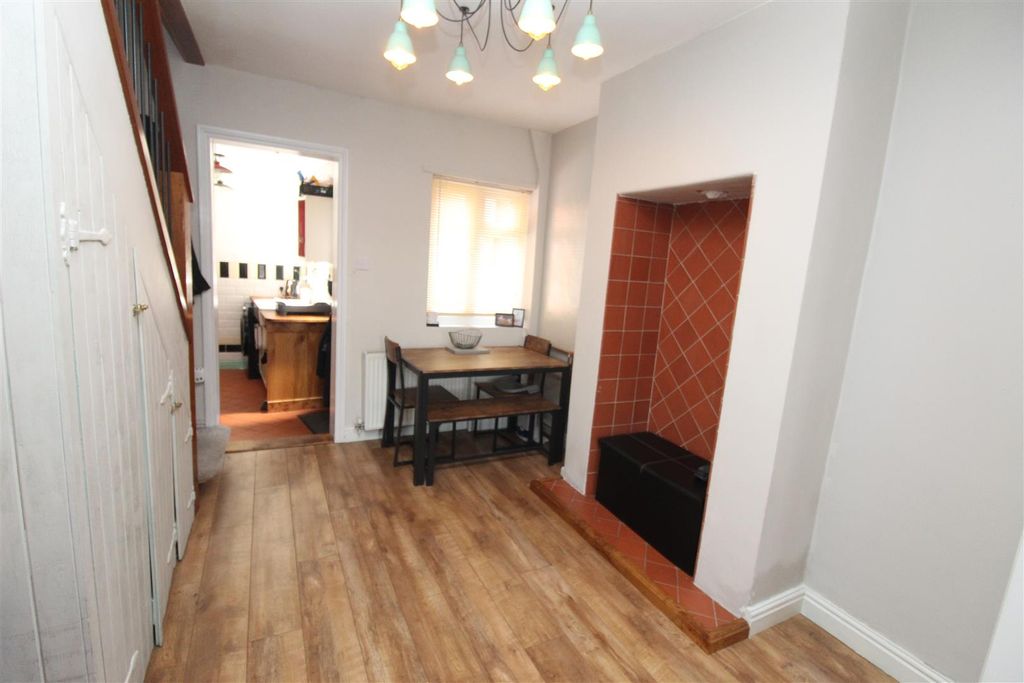 Property photo 3 of 8 Dining Room