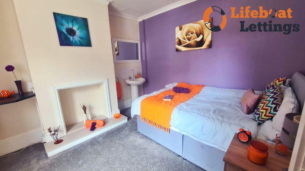 Property photo 2 of 7 Bedroom 1B