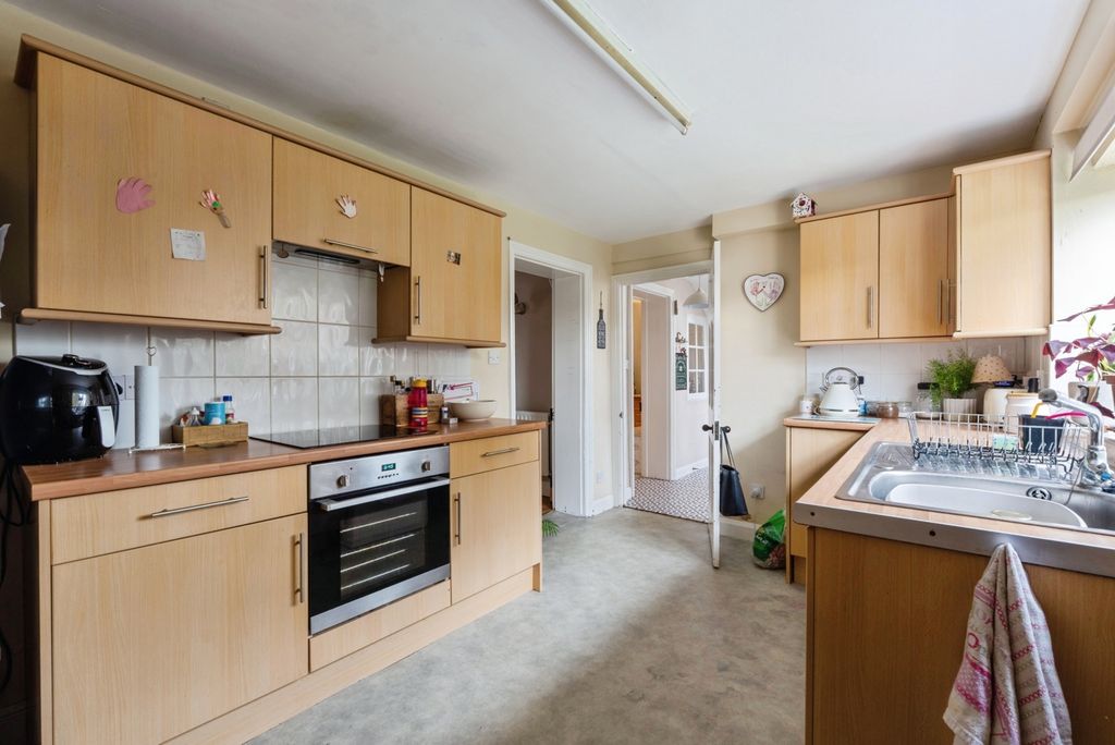 Property photo 3 of 17 Photo