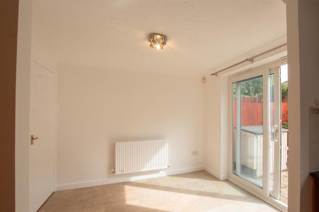 Property photo 3 of 6 Img_8411.Jpg