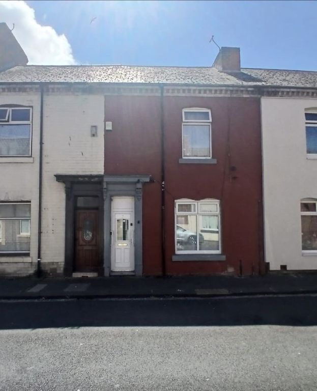 Property photo 1 of 2