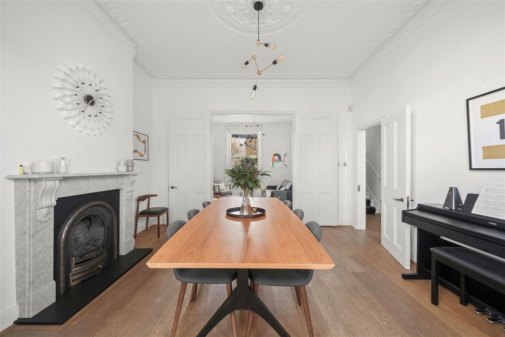 Property photo 3 of 31