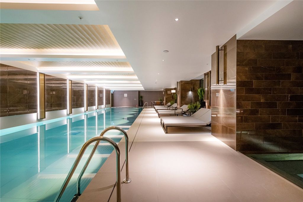 Property photo 2 of 10 Swimming Pool