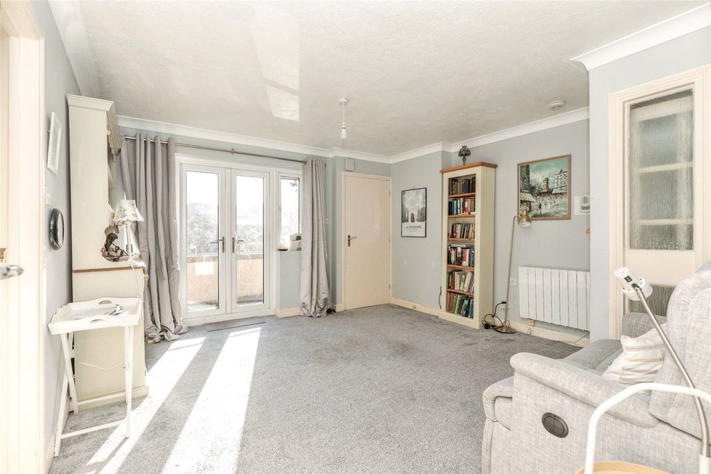 Property photo 2 of 12 Living Room