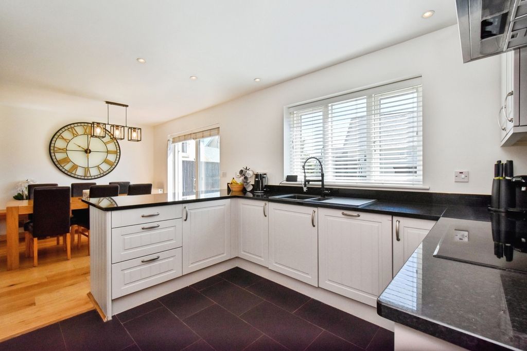 Property photo 3 of 21 Photo