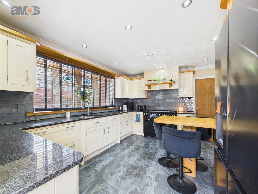Property photo 2 of 18 4345894