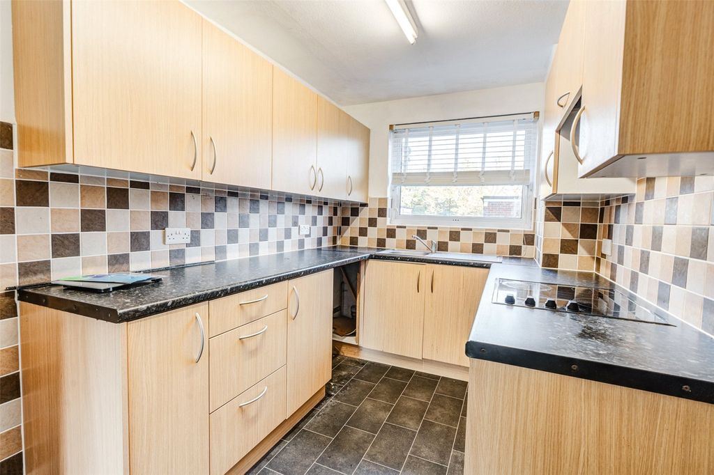 Property photo 3 of 12 Picture No. 11