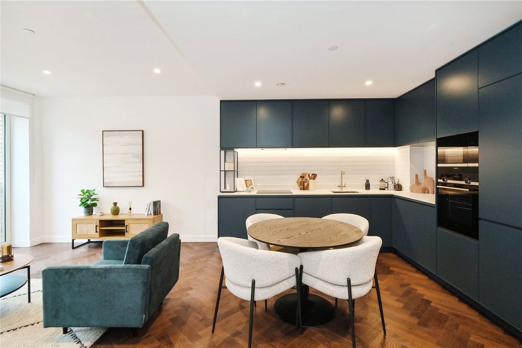 Property photo 3 of 16 Kitchen