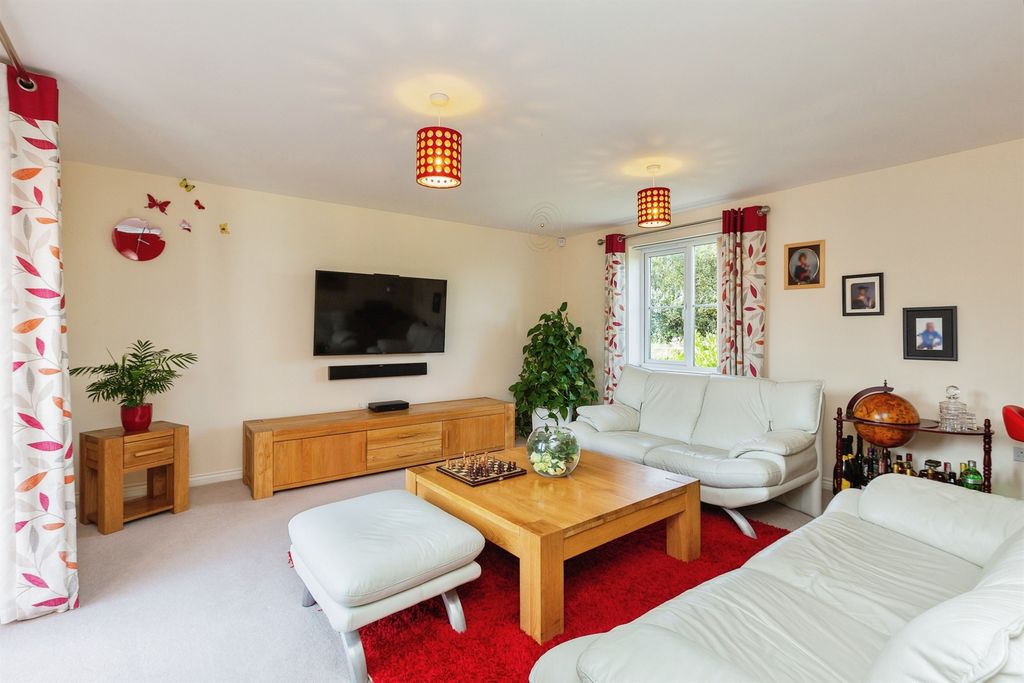 Property photo 2 of 16