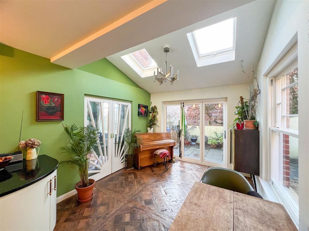 Property photo 3 of 37