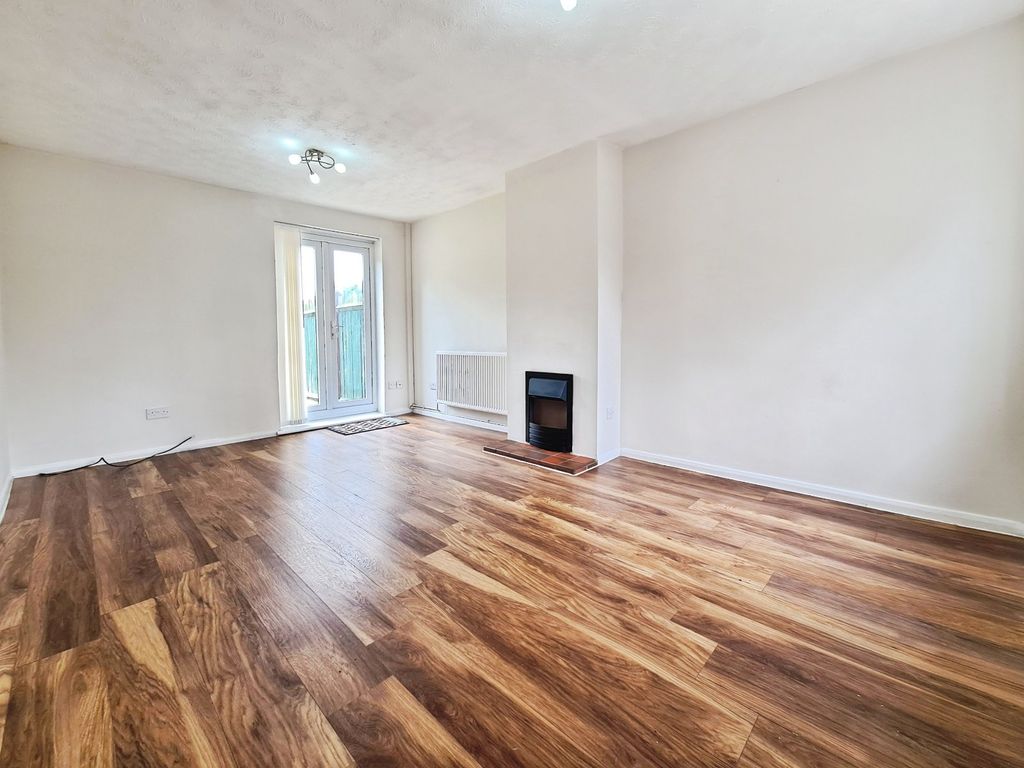 Property photo 2 of 17 Picture No. 04