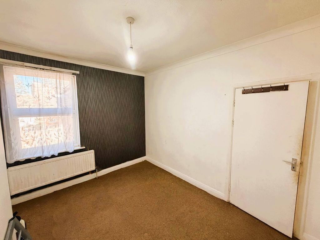 Property photo 3 of 5 Inwood Avenue (2)