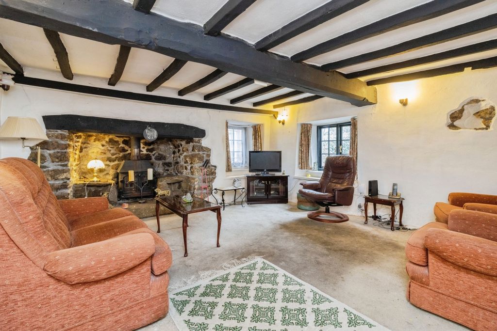 Property photo 2 of 17 Photo