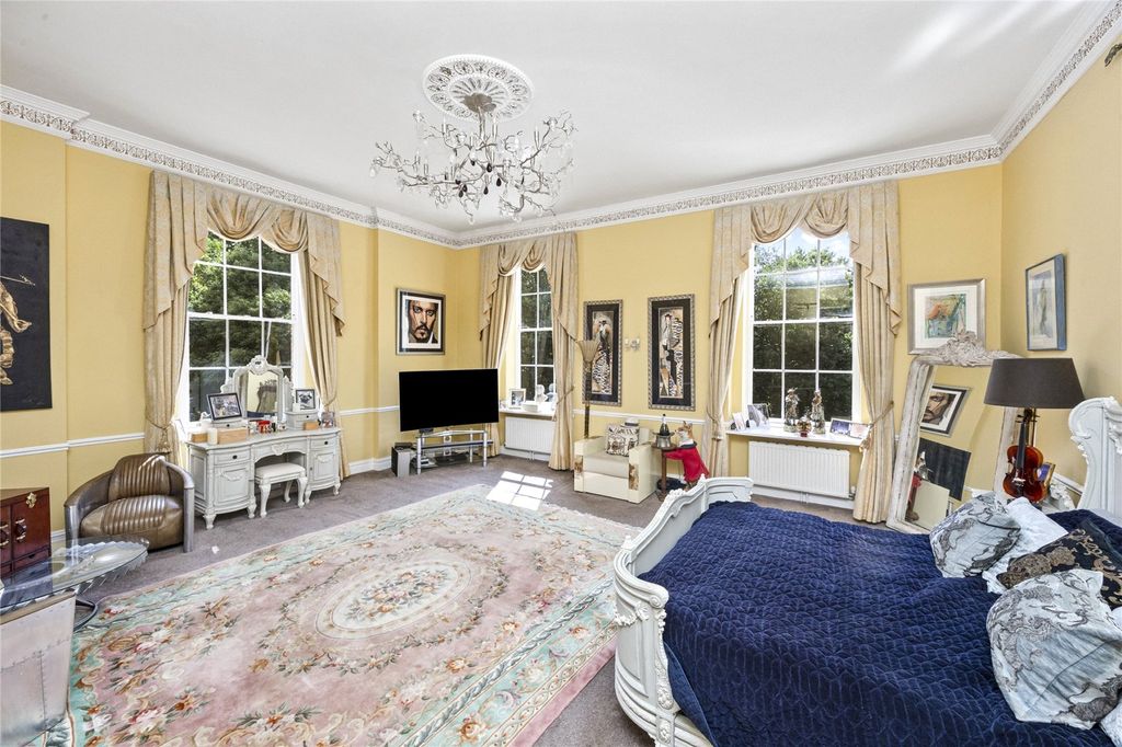 Property photo 3 of 18 Principal Bedroom