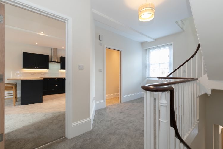 Property photo 3 of 9 215904