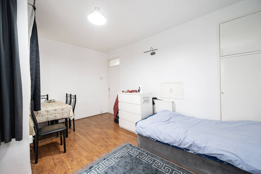 Property photo 1 of 5