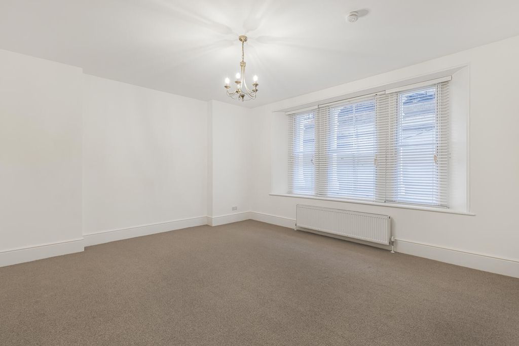 Property photo 2 of 19 Living Room