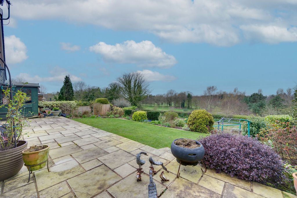 Property photo 2 of 31