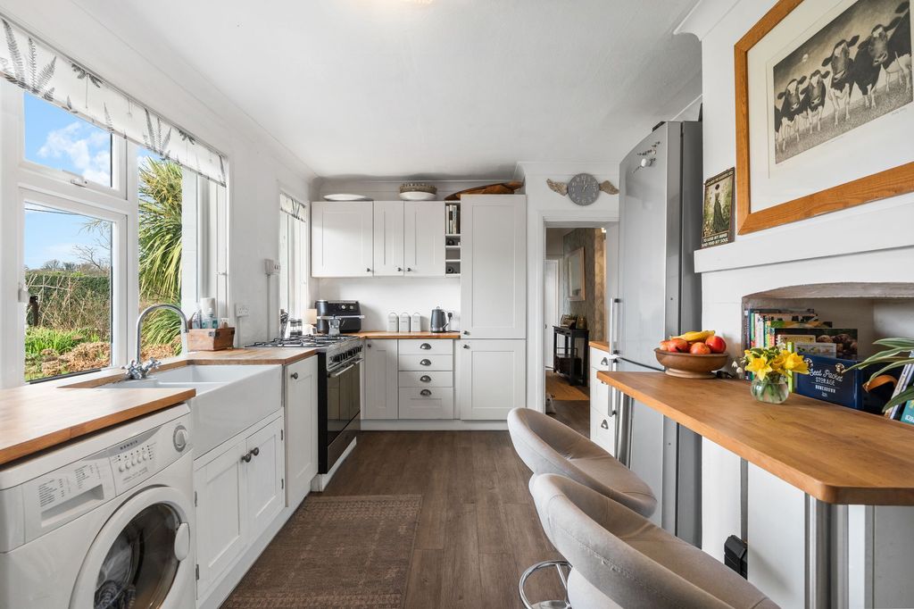 Property photo 1 of 16 Kitchen