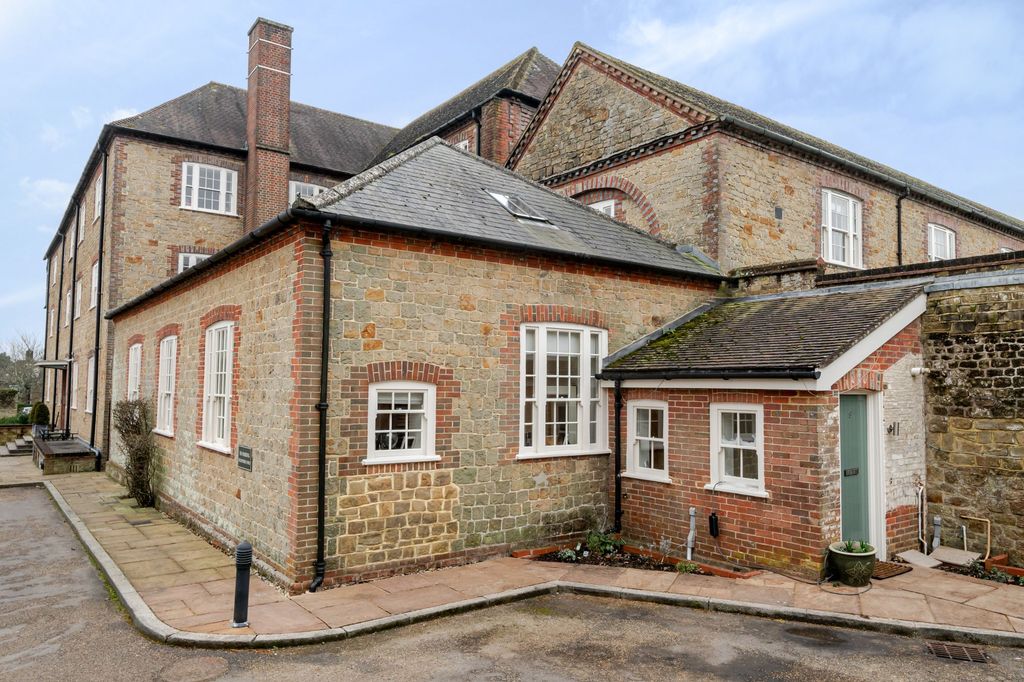 Property photo 3 of 10 No.9