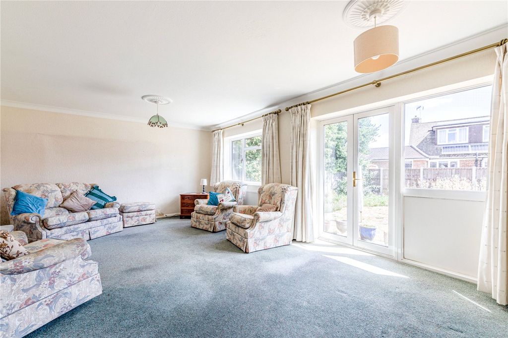 Property photo 3 of 16 Sitting Room