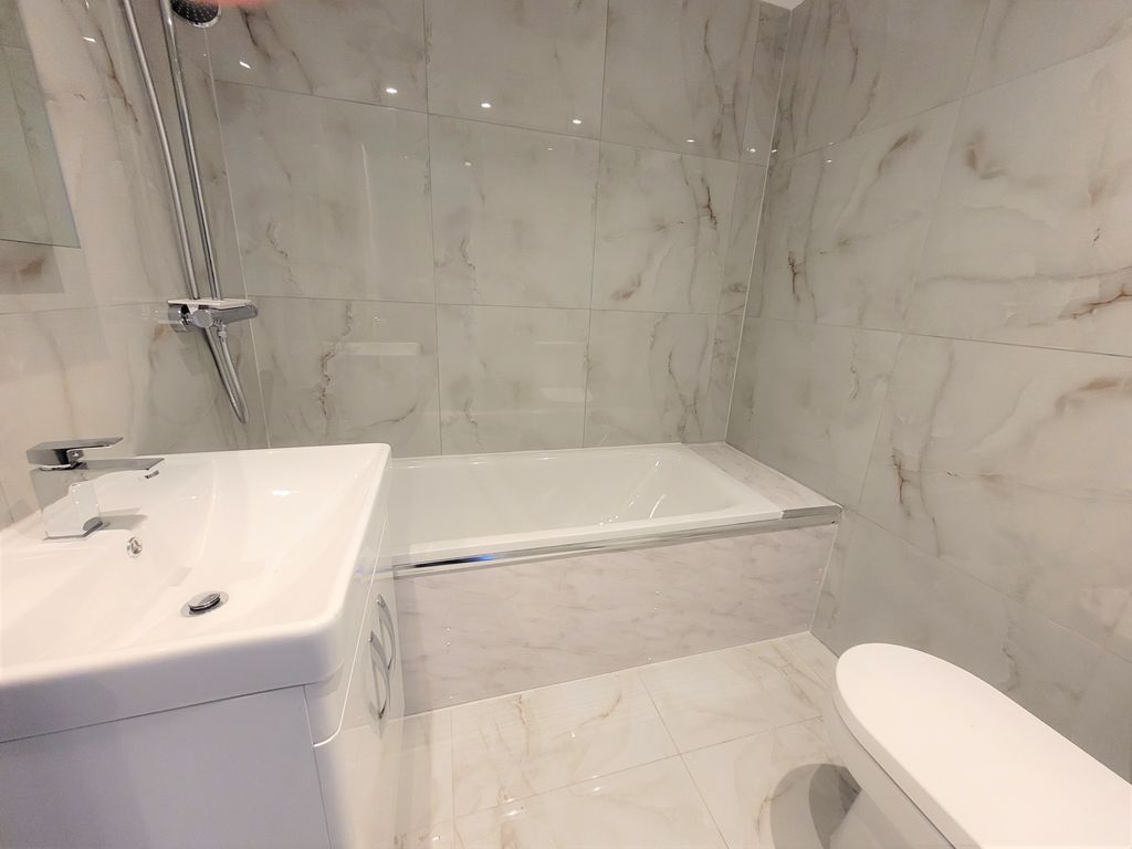 Property photo 3 of 5 Bathroom