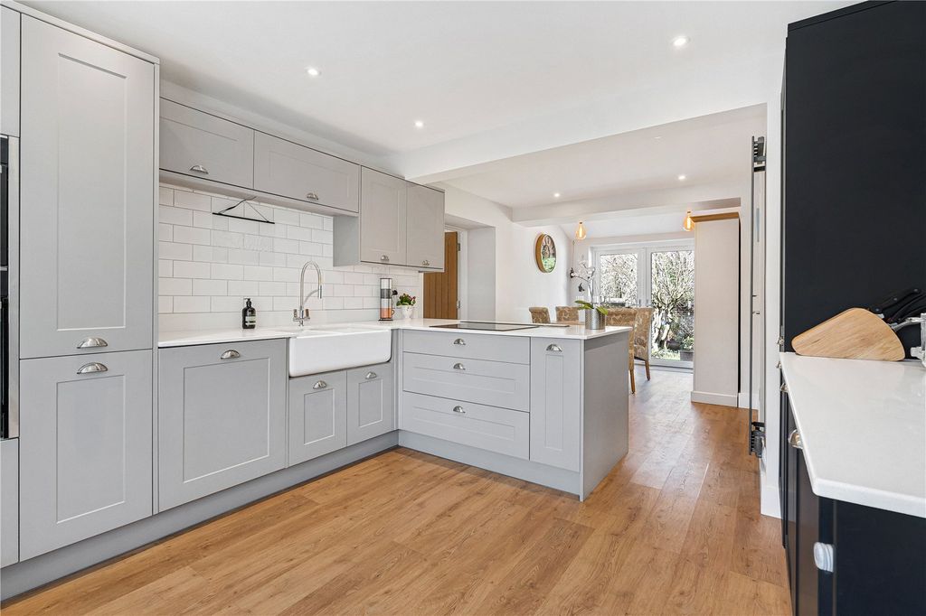 Property photo 2 of 29 Picture No. 19