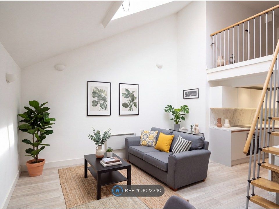 Property photo 1 of 10 Living Room