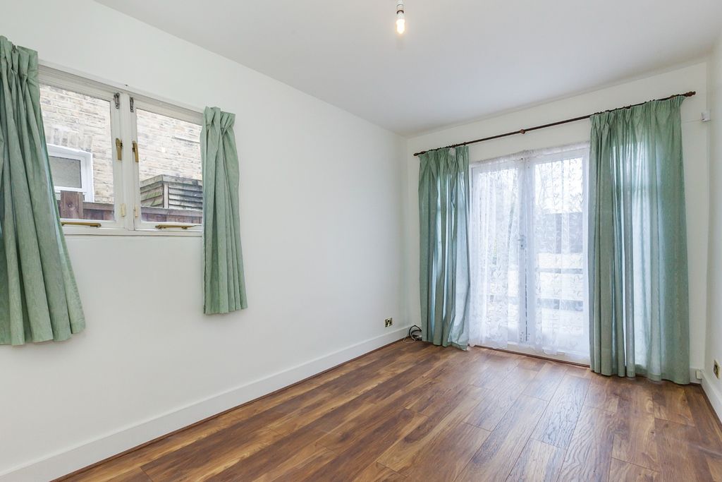 Property photo 2 of 6 828811