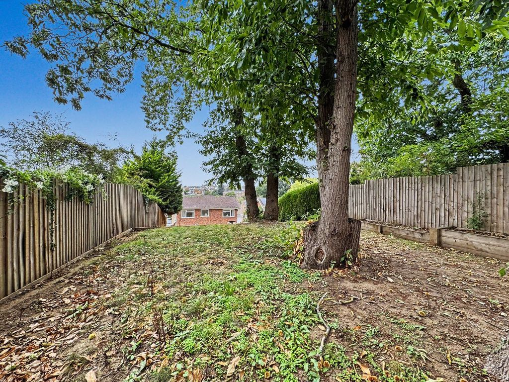 Property photo 3 of 31