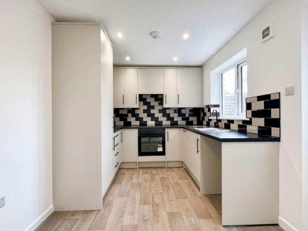 Property photo 2 of 13 Kitchen Dining Room
