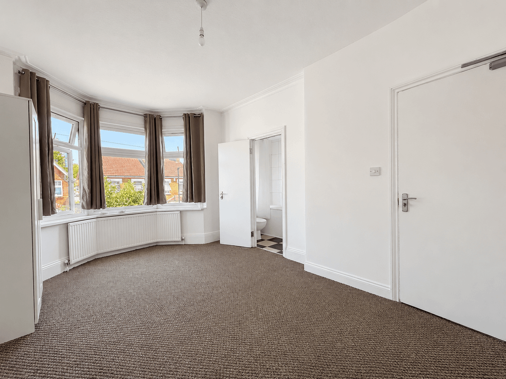 Property photo 1 of 14 5 Bed End Terrace House To Rent Cromwell Road, Hounslow Tw3
