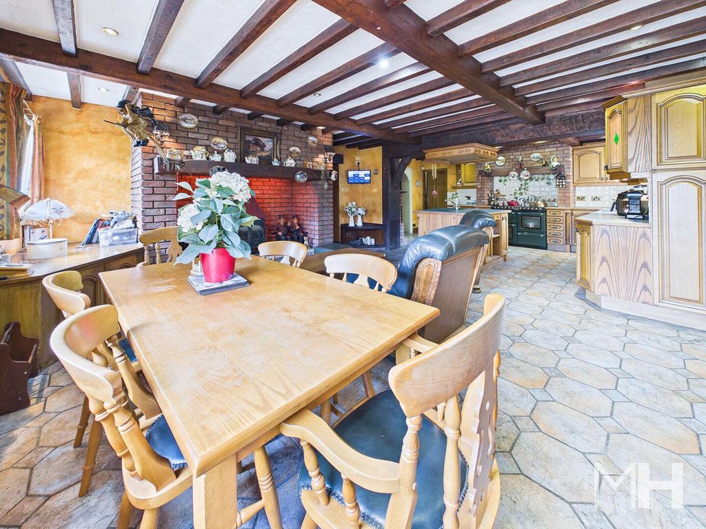 Property photo 2 of 37 Dining Room