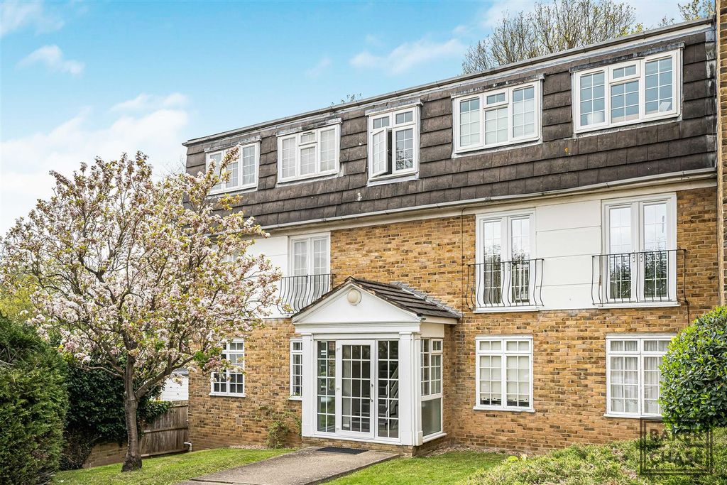 Property photo 1 of 19 Front