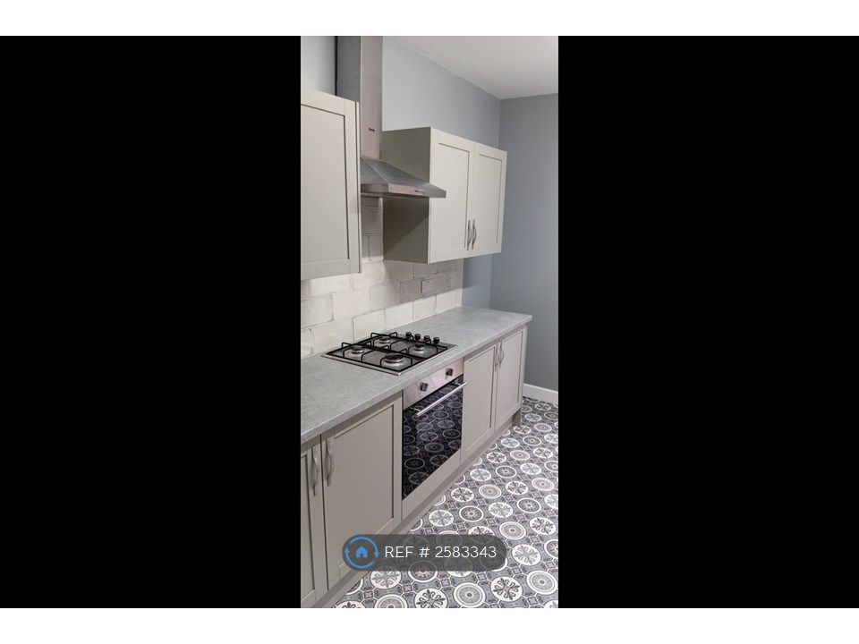 Property photo 3 of 30 Kitchen