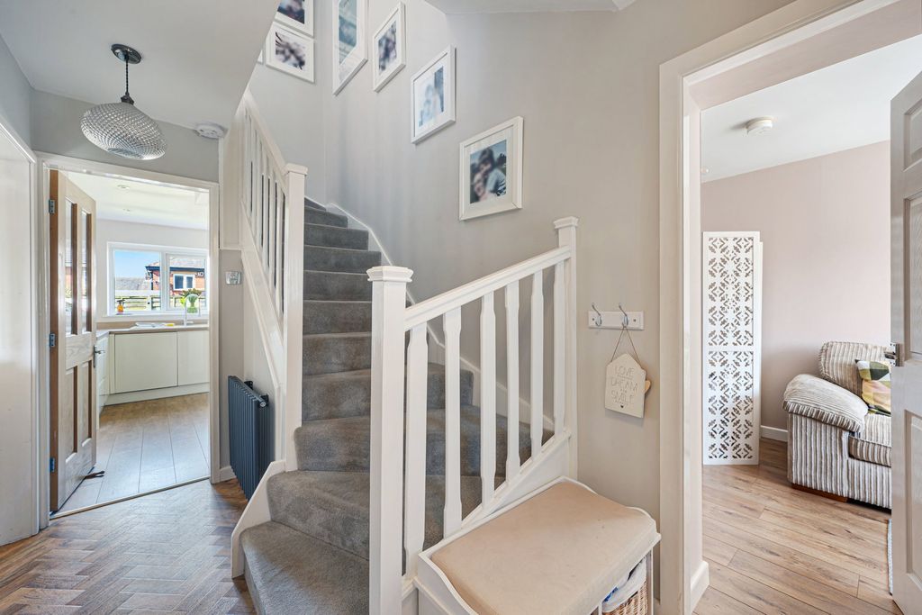 Property photo 2 of 30